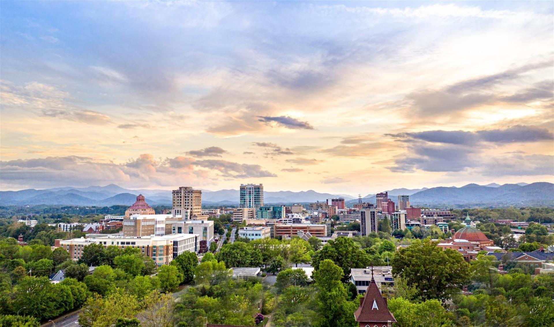The Views Over Pack Square Park: Luxury Downtown Arras Condo Asheville Exterior photo