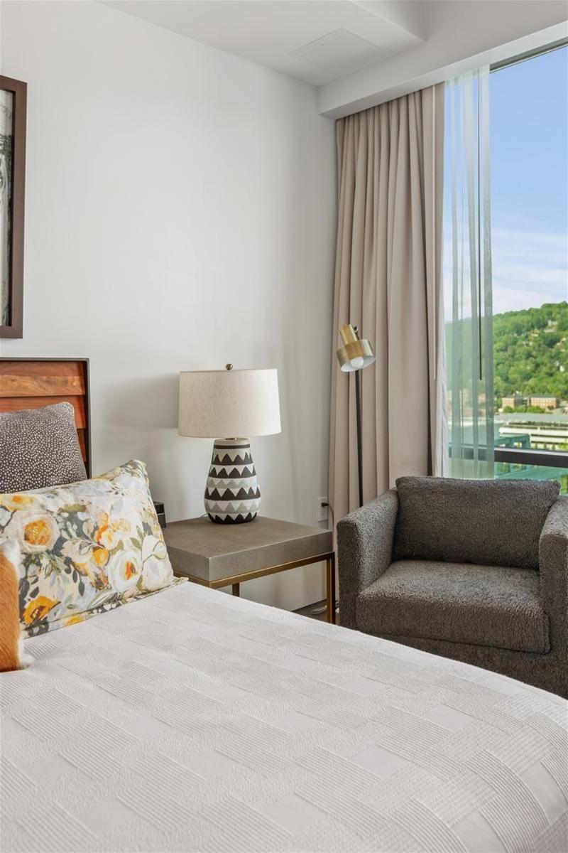 The Views Over Pack Square Park: Luxury Downtown Arras Condo Asheville Exterior photo