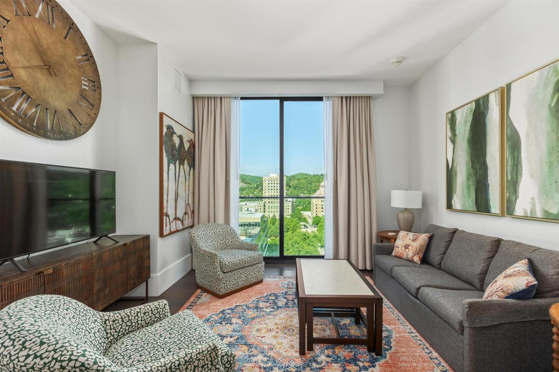 The Views Over Pack Square Park: Luxury Downtown Arras Condo Asheville Exterior photo
