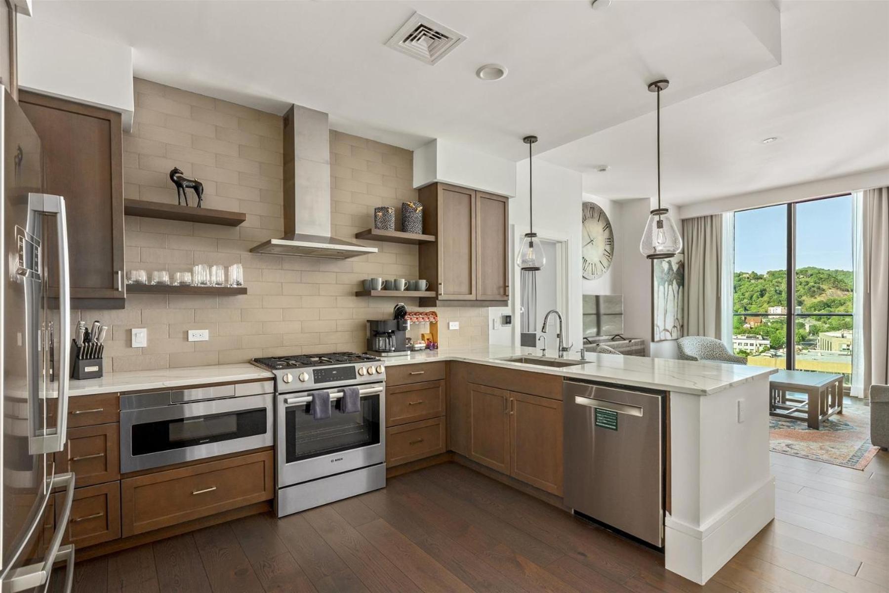 The Views Over Pack Square Park: Luxury Downtown Arras Condo Asheville Exterior photo